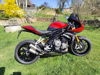 TRIUMPH STREET TRIPLE RR - 14