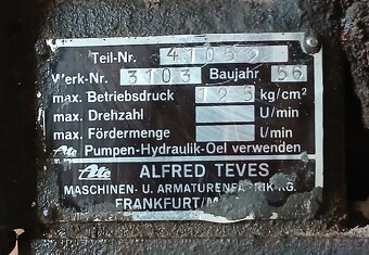 Prodám závaží Zetor25,díly na traktor - 14