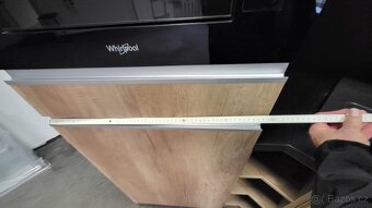 Zánovní kuchyň se spotřebiči lednička, myčka, mikrovlnka - 14