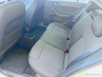 ŠKODA RAPID 1.2 Tsi BENZÍN  DIGIKLIMA , ALU KOLA, VYHŘEV SED - 14