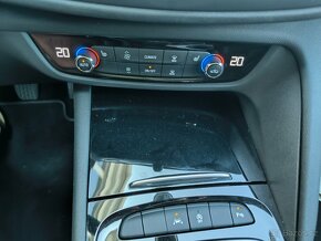 Opel Insignia 2.0 CDTi 125kw  r.v. 2020, Navi, Tažné , DPH - 14