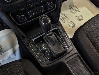 Škoda Superb 2.0TDi 125kW DSG ELEGANCE, PDC, TEMPOMAT - 14