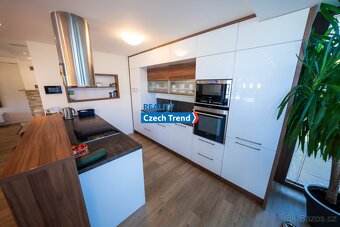Pronájem novostavby rodinného domu, 5+kk, 180 m2 s garáží a  - 14