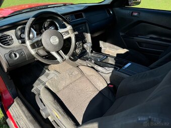Ford Mustang 4,0 V6 cabrio, lehce poškozený - 14