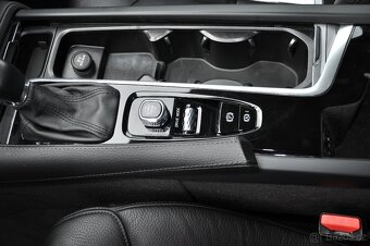 Volvo XC90 D5 AWD MOMENTUM,KAMERA,LED,KŮŽE,EL.TAŽNÉ,ČR,DPH - 14