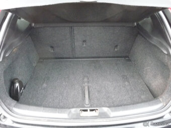 Volvo V40 D3 150k.s Momentum Automat  po 1.majiteli - 14