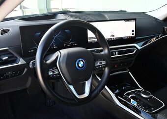 BMW i4 eDrive40 HUD 4L-ZÁRUKA SoH 99% - 14