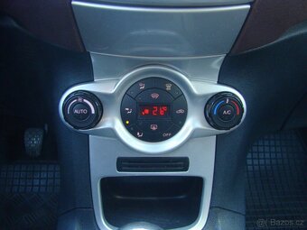 Ford Fiesta 1.4i TITANIUM - 14