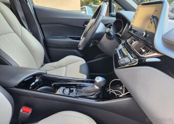 Toyota C-HR 1.8-1.majitelTOP VÝBAVA-HYBRID - 14