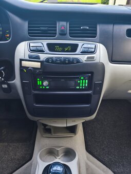 Hyundai Trajet - 14