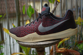 NIKE KOBE Mamba Instinct velikost 45,5 - 14