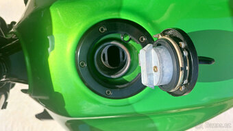 Kawasaki ZRX 1200R - 14