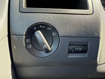Volkswagen T5 Caravelle 2.0 TDI BI-TURBO 132kW 5 MÍST - 14