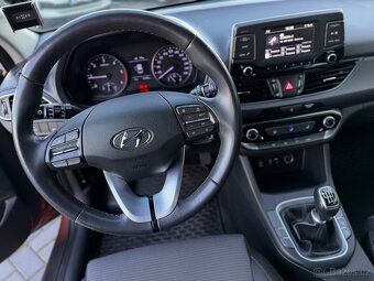 Hyundai i30 combi / 1.6 crdi 81 kW / 2017 - 14