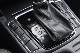 Škoda Superb II 2.0 TDi CR 125 kW 4X4 DSG6 ELEGANCE,FACE,1.M - 14