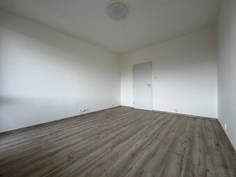 Prodej bytu 1+1 30m s balkónem 5 patro - 14