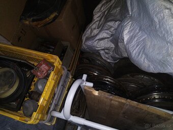 Garáž dílů - 14