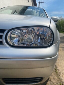 VW Golf 1.6 FSI benzín - 14