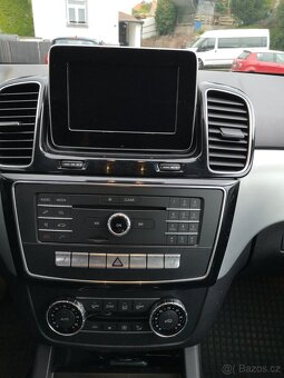 MERCEDES GLE 250D 4X4 NOVÉ V ČR/1.MAJITEL/PLNÝ SERVIS/2017 - 14