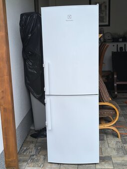 Lednice s mrazákem Electrolux  EN3201MOW - 14