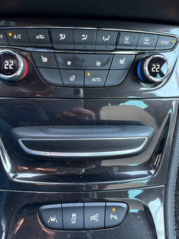 Opel Astra Sports Tourer+ 12/2016 - plná výbava - 14