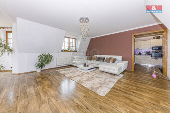 Prodej rodinného domu, 295 m², Praha, ul. Dobrošovská - 14