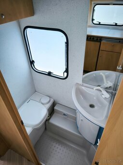 Rodinný karavan Burstner 480 Sportiv - palandy - 14