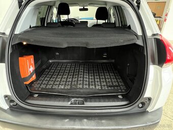 Peugeot 2008 1.2 PureTech AUTOMAT LITÁ KOLA NAVI TAŽNÉ ZAŘ. - 14