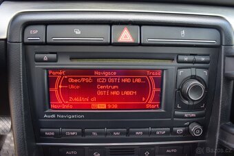 Audi A4 2,0 TDi S-LINE,PO SERVISU - 14