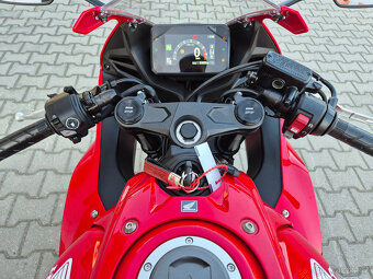 Prodám Honda CBR 650R E-clutch, r. v. 2024, ABS, TC, záruka - 14