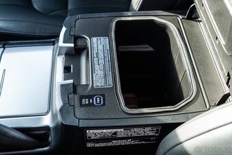 Toyota Land Cruiser 4.5 L V8 Executive Lounge - 14