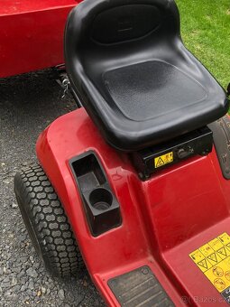 Zahradní traktor Toro s kárkou - 14
