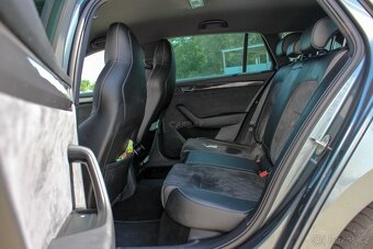 Škoda Superb Combi 2.0TDI Sportline - 14