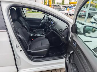 Mégane ZEN 1.3TCe100 75kW po 1. majiteli - 14