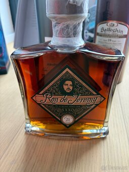 Sbírka rumů ,whisky a malinovce - 14