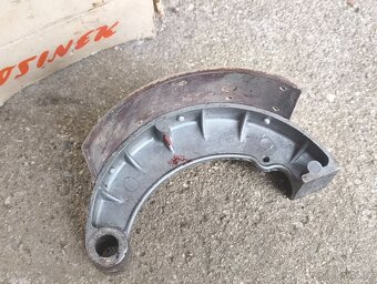 Nepoužité brzdové obložení Osinek Jawa ČZ 250 350 175 125 - 14