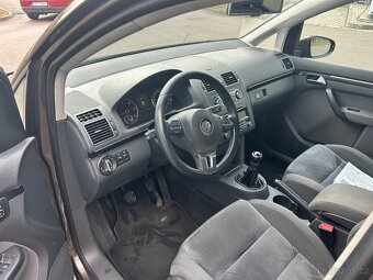 VW Touran 1.6tdi 77kw Highline 2011 5 míst  232Tkm tažné z. - 14
