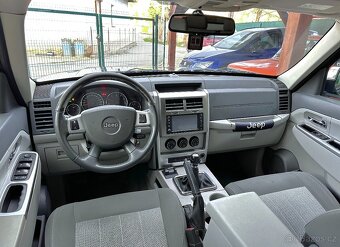 Jeep Cherokee 2.8CRD 130kW, LIMITED, M6, 4x4, MANUÁL - 14