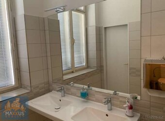 Pronájem nebytových prostor (325 m2), Agora Flora – Vila, 3. - 14