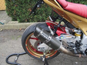 Aprilia Tuono V4 - 14