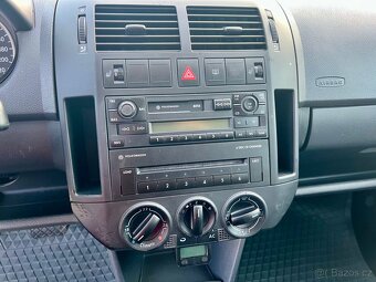 Volkswagen Polo 1,4i 55kW Edice Cricket AUTOMAT - 14