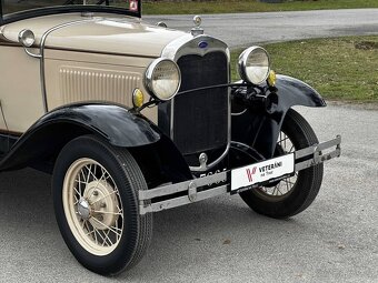Ford Model A Sport Coupe - 14