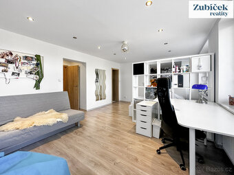 Pronájem výjimečného prostorného bytu 3+1 s krbem, Zlín - ul - 14