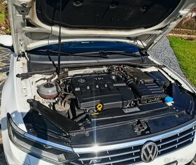 VW Passat B8 2.0 TDI R-Line Full LED ACC Navi tažné - 14