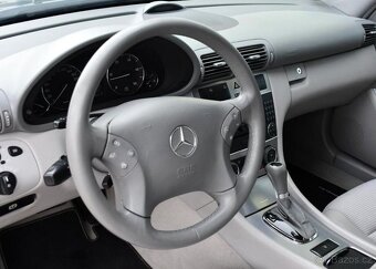 Mercedes-Benz Třídy C 320CDI AVANTGARDE N.TOP A/T - 14
