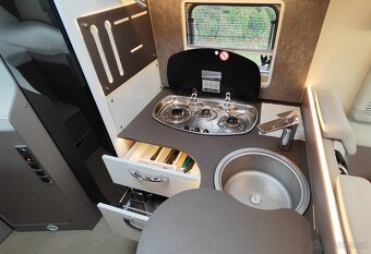 Obytný vůz Burstner Lyseo TD 690G Harmony, nadst. výbava - 14
