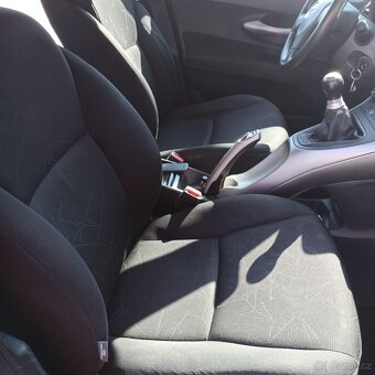 Prodej Toyota Auris - 14