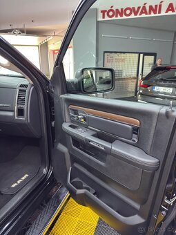 Predám Dodge RAM 1500 5.7 HEMI 2018 4x4 TOP STAV - 14