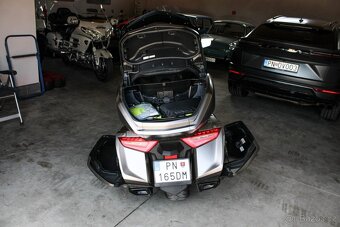 Honda GL 1800 GOLDWING - 14
