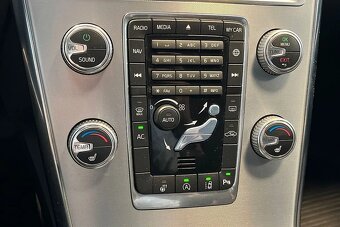 Volvo XC60 D4 Classic Summum rok 2017 - 14